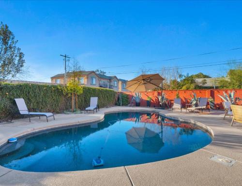 Feldman's House | Tucson Private Pool Oasis with Game Room and Fire Pit