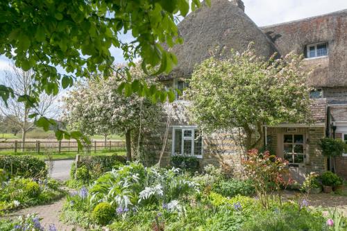 Frampton Bed & Breakfast | Tudor Cottage B&B Frampton