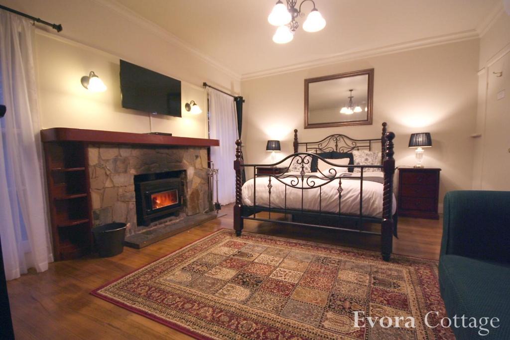 Mount Dandenong House | Tudor Cottages