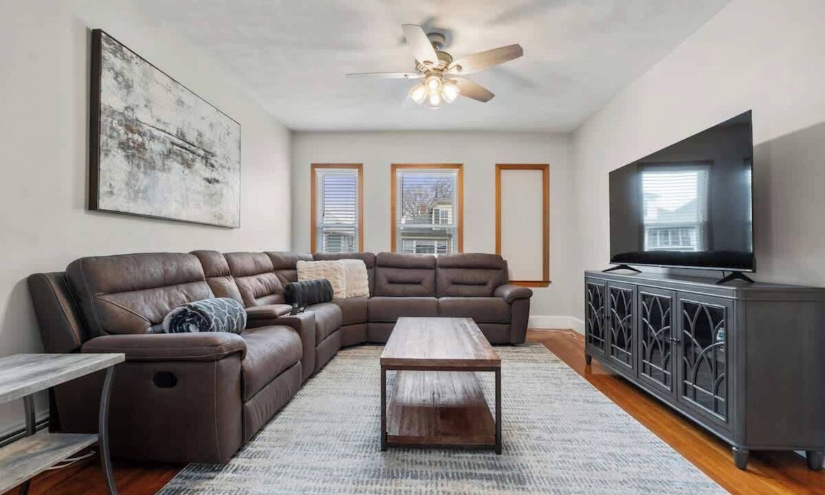 South Medford Condo | Tufts 3 Bed + Free Parking & Workspace