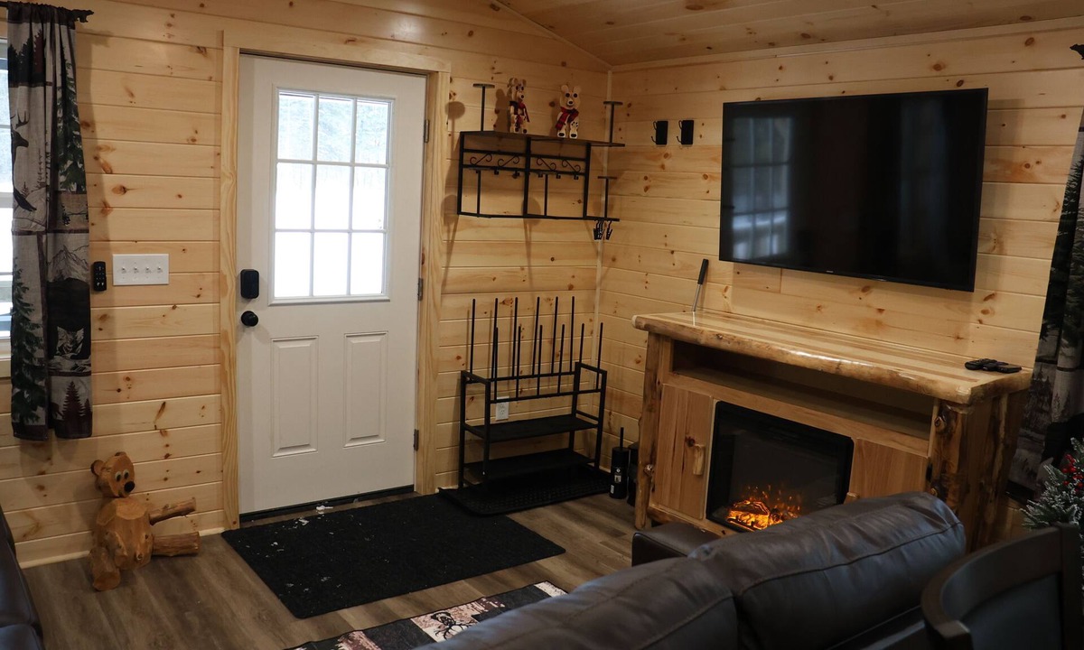 Copenhagen Cabin | Tug Hill Pines cabin retreat. Brand new cabin located on tug hill trail system.