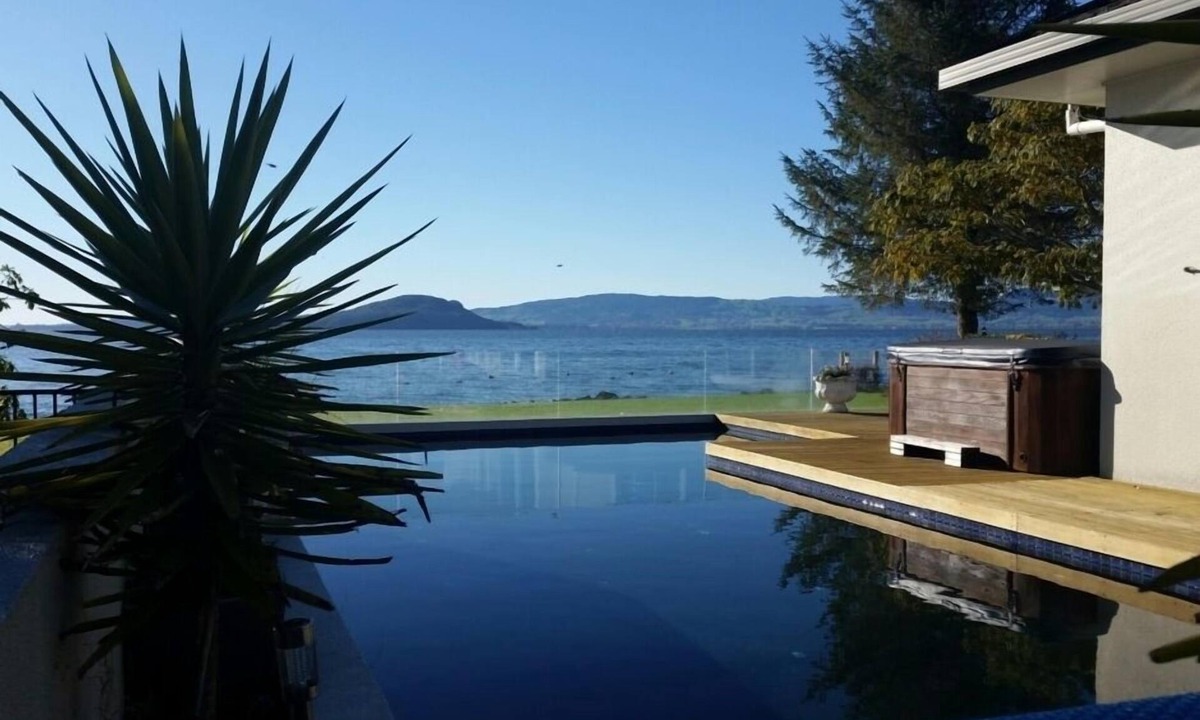 Ngongotaha Apartment | Tui Glen luxury lake side apartment