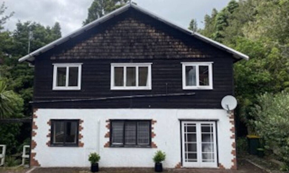 Birkenhead Cabin | Tui Treehouse 6 - Kauri Forrest Treetops