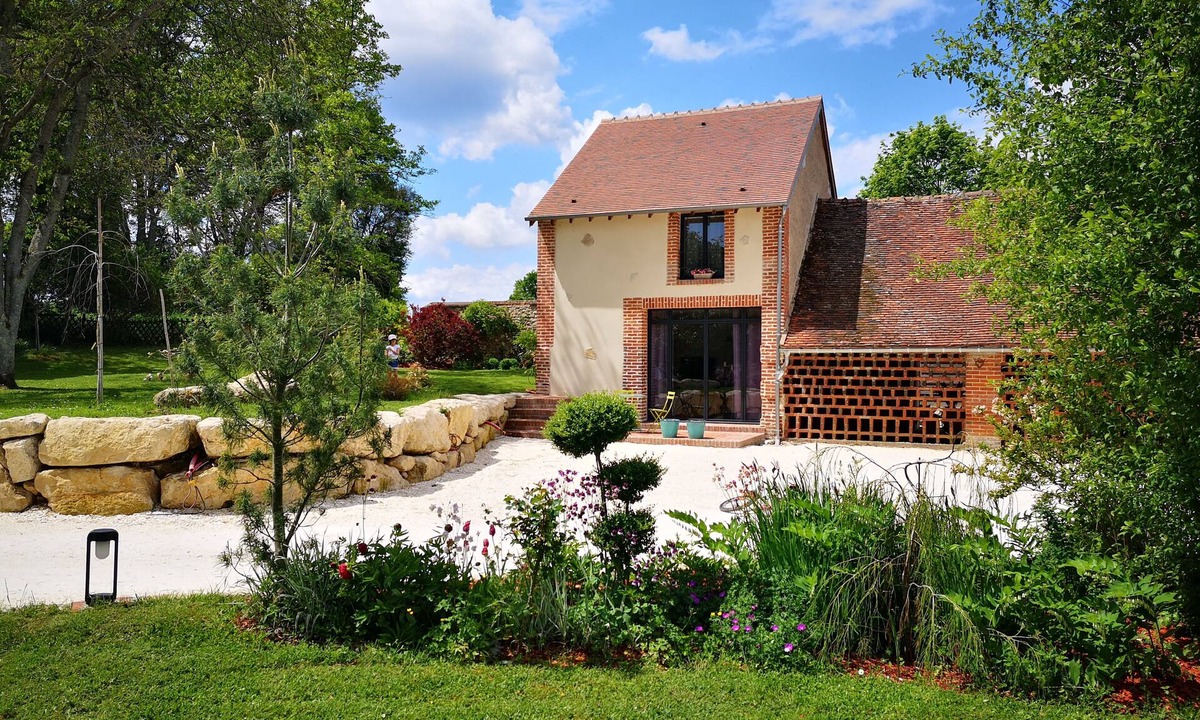 Ouzouer-sur-Trezee House | "Tuilerie de la Côte" T3 garden view