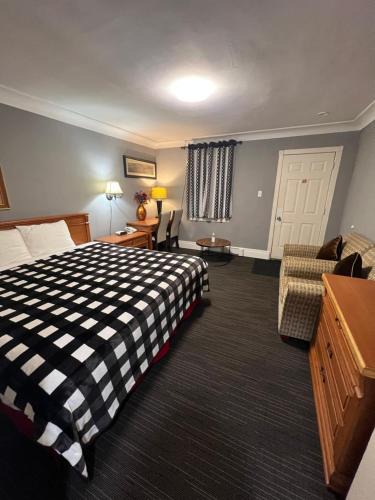 Woodstock Hotel | Tulip Motel