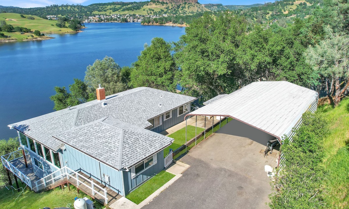 Jamestown House | Tulloch Lake House! Panoramic Views & Private Dock