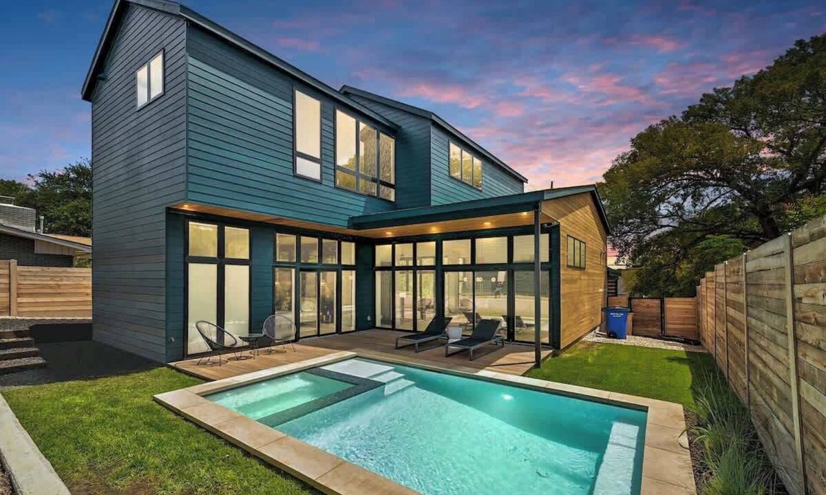 Elmhurst Heights House | Tulum Style Retreat | Pool, Hot Tub, Guest House