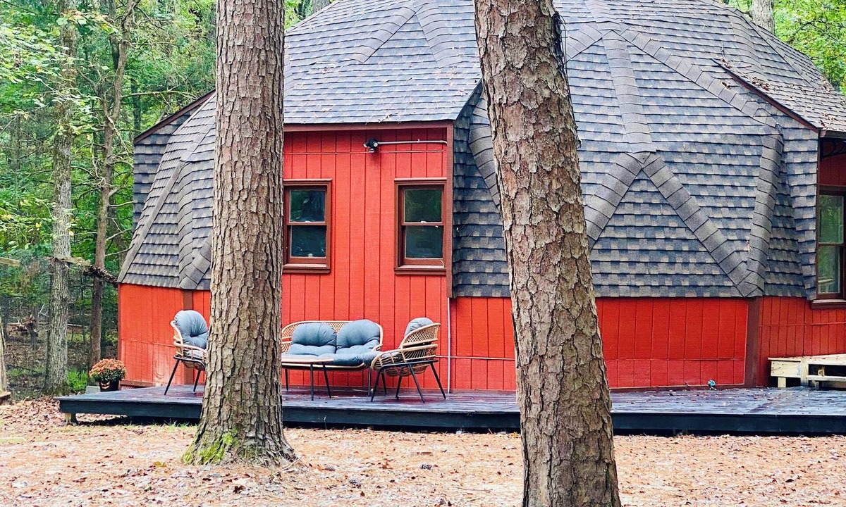 Chapel Hill House | tUnique Dome Home on 5 Acres with Deck, Pond & Forest Retreat in CH & Carrboro,
