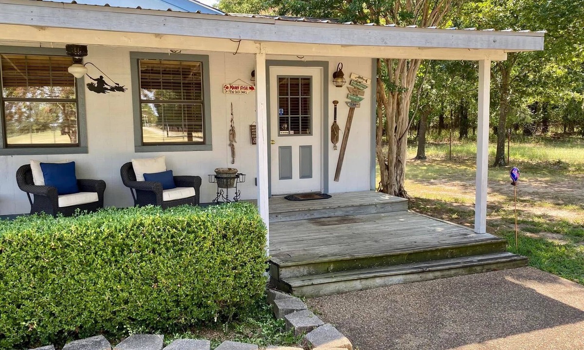 Yantis Cabin | Turman's Slice of Heaven: Lake Fork water front cabin