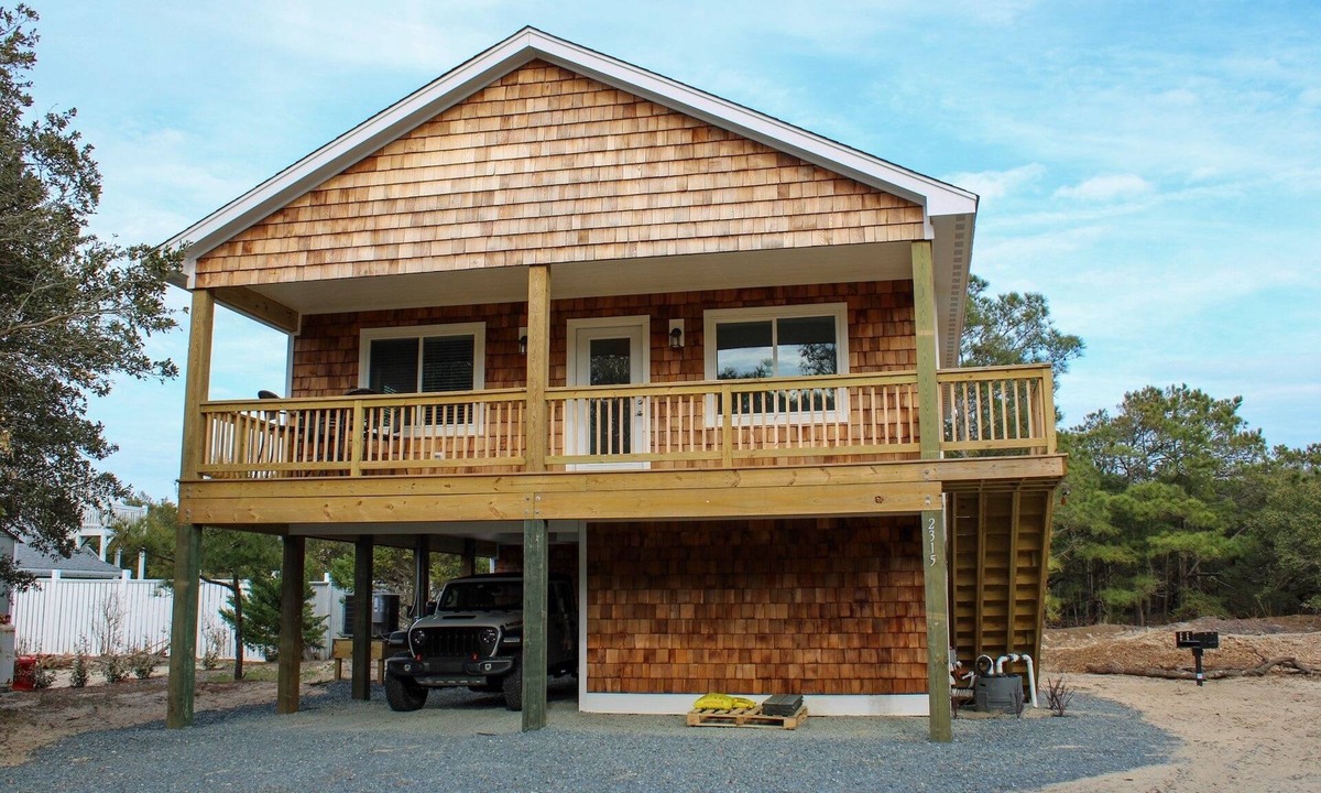 Carova Beach House | Turn Some Pages. Carova 4x4, Peaceful, Quiet,Open Year Round.