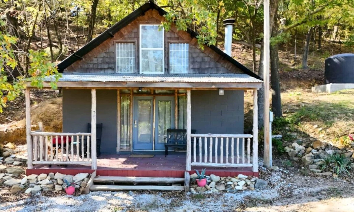 Davis Cabin | Turner Escape Cabins #2