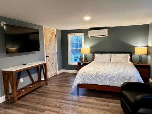 Montour Falls Apartment | Turner Park Suite