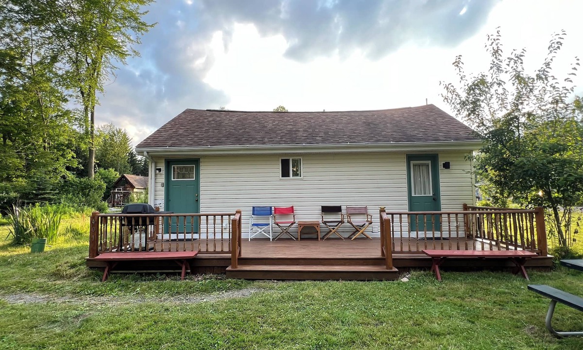 Lake Erie Beach Cottage | Turquoise by the lake