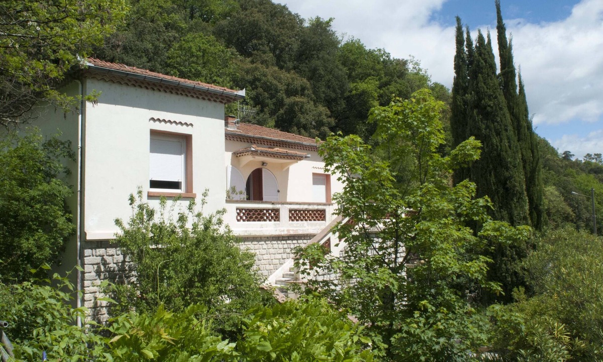 Meyrannes Villa | Tuscan-inspired villa, Cevennes, terraces, garden, private pool and gîte