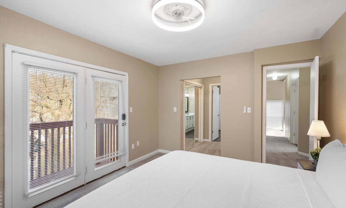 Columbia-Tusculum House | Tusculum Hilltop Haven For 8