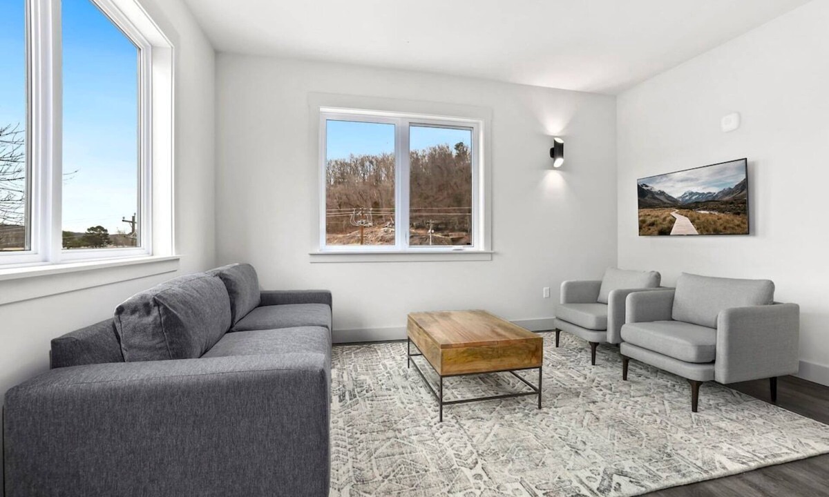 Bella Vista Apartment | Tweety Bird - MTB Oasis