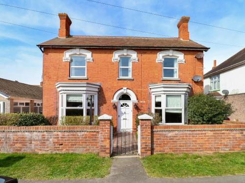 Sutton-on-Sea House | Twenty