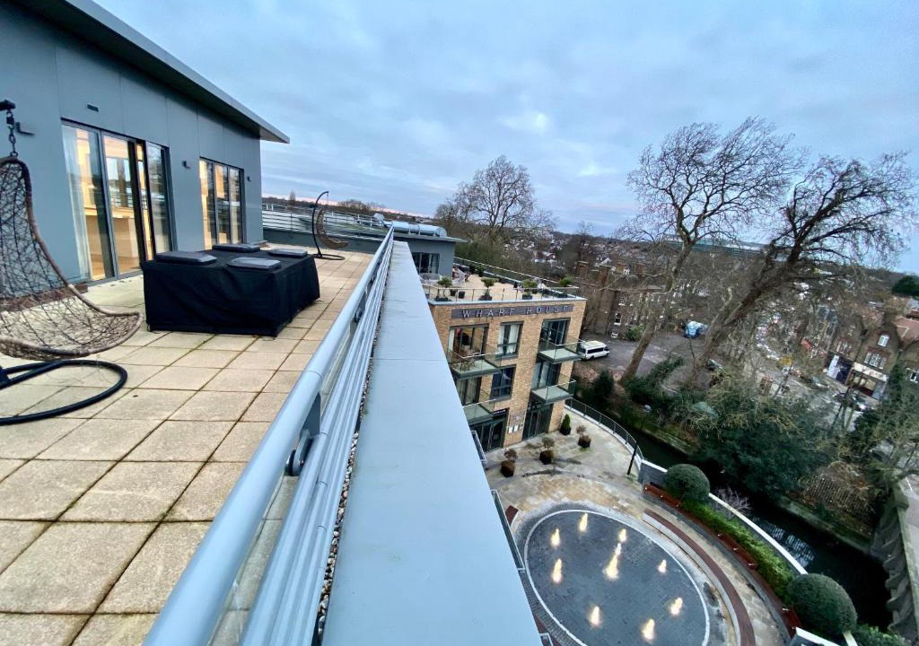 St. Margarets and North Twickenham Apartment | Twickenham View TW1