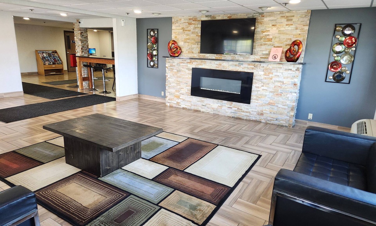 Mounds View Hotel | Twin Cities Inn