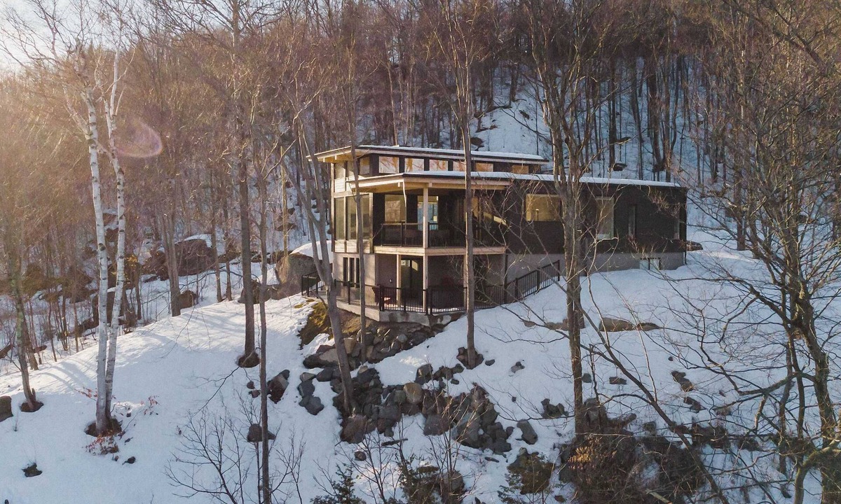 Sainte-Adele Ski Chalet | Twin Cottages with Mountain & Lake View