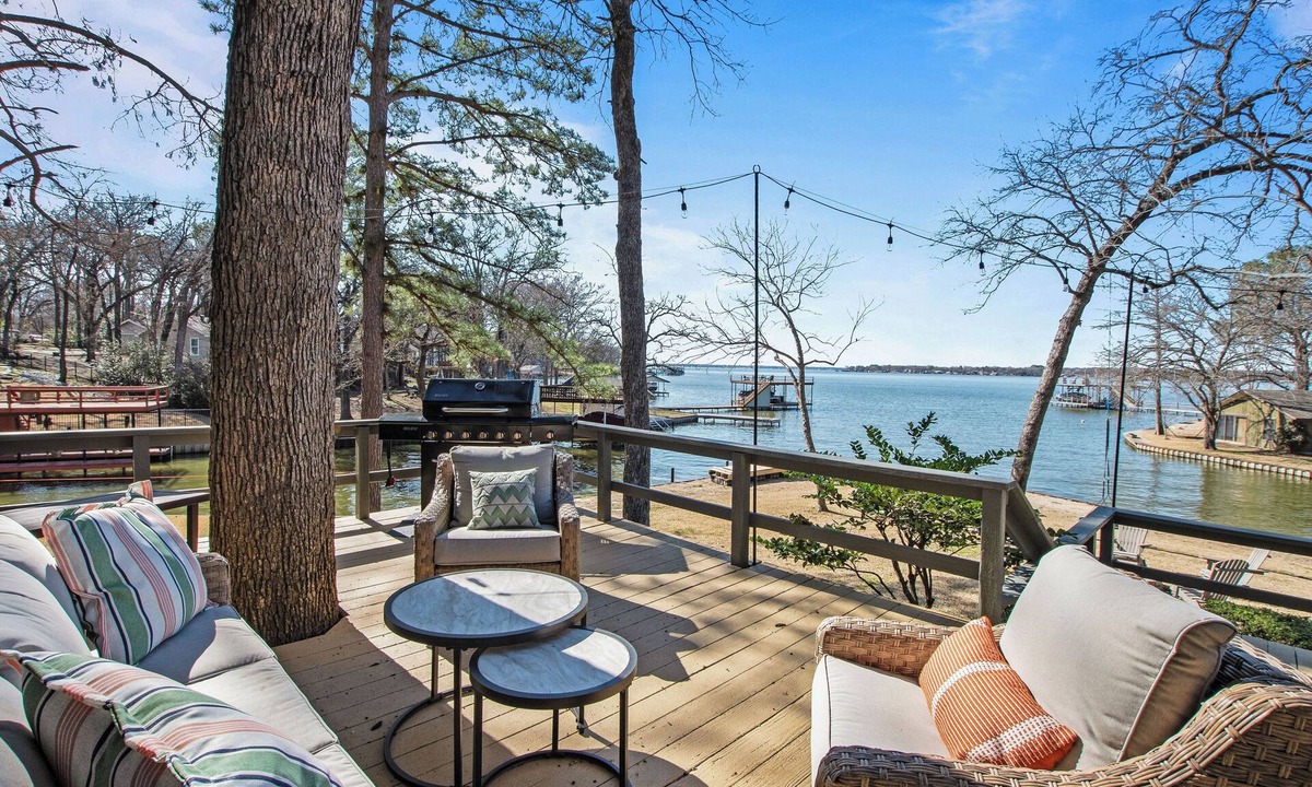 Leisure Land House | Twin-Coves Point at Cedar Creek Lake