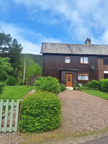 Glenfinnan Ski Chalet | Twin Deer Lodge