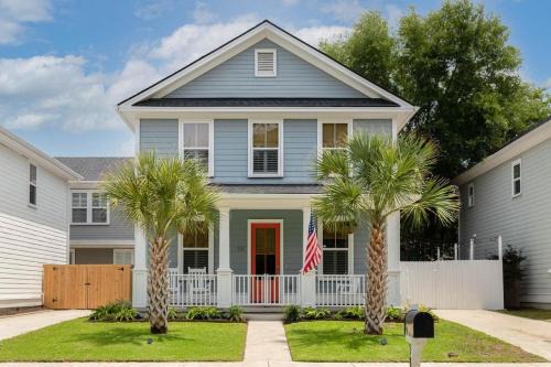 Mount Pleasant House | Twin Palms Beach Old Village 5-Min to Dwntw