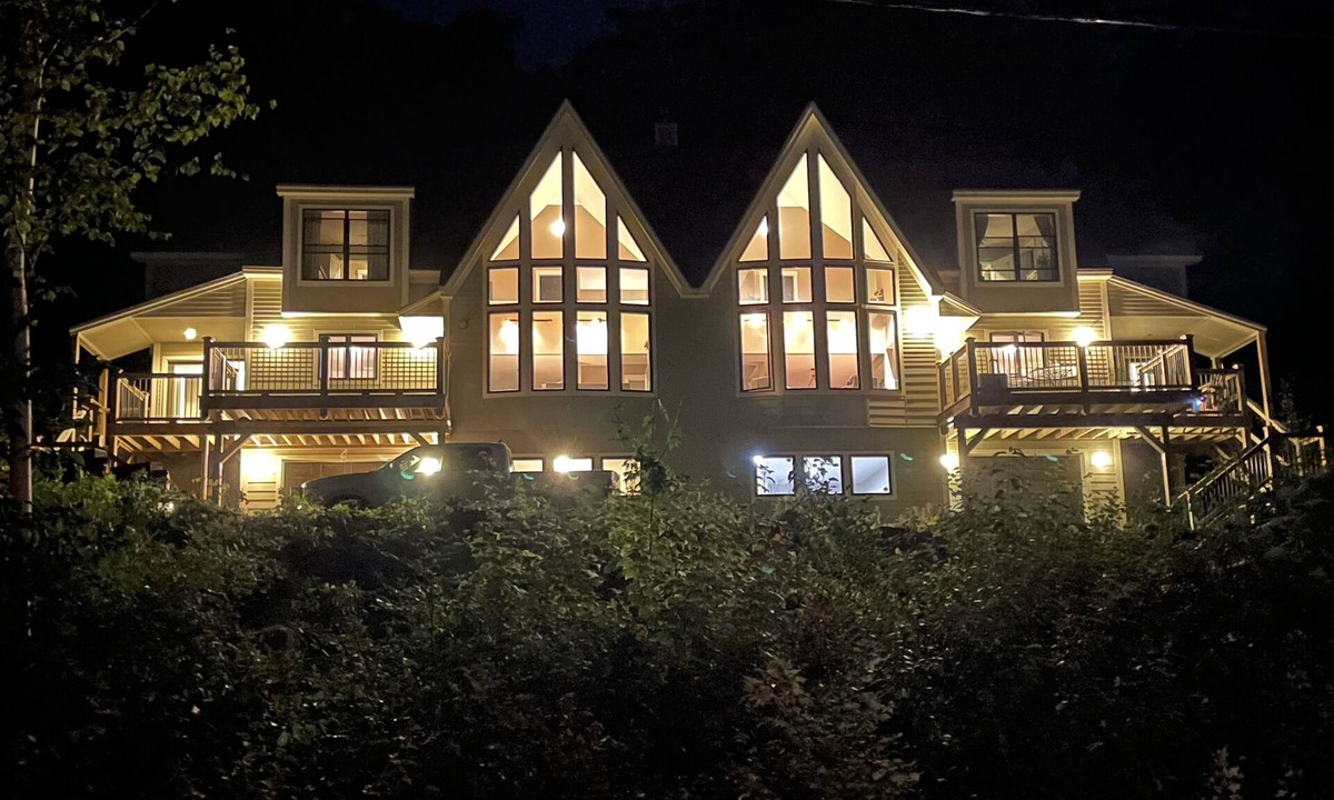 Sunday River Area House | Twin Peaks - Combined two unit mirrored duplex; sleeps 20, two hot tubs, two theater rooms