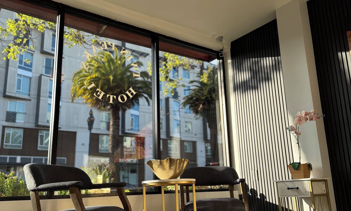 Duboce Triangle Hotel | Twin Peaks Hotel