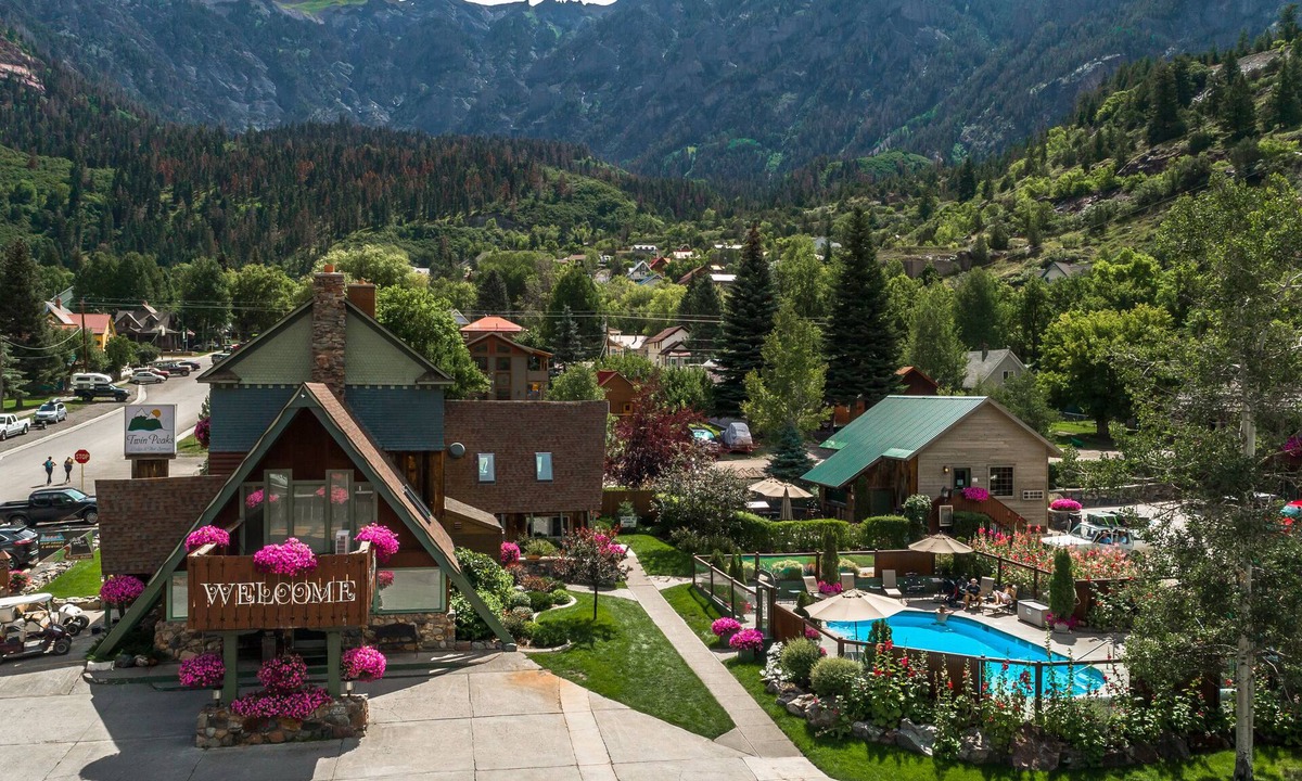 Ouray Hotel | Twin Peaks Lodge & Hot Springs