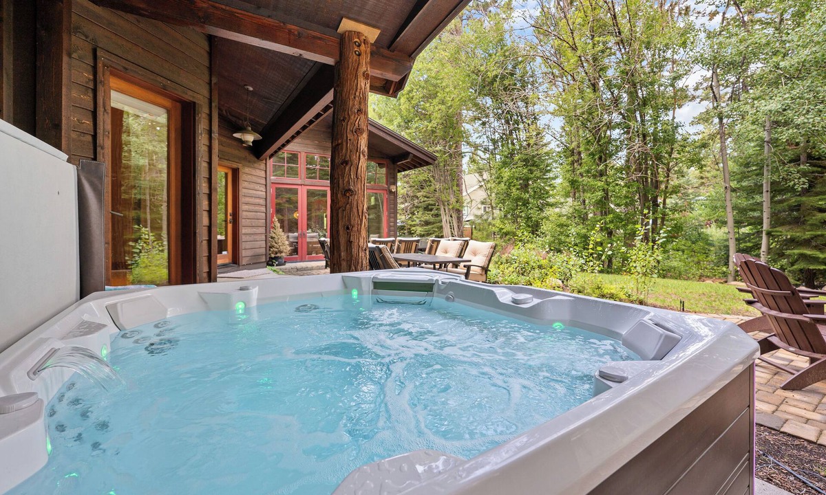 Ponderosa Palisades House | Twin Pine Retreat - Family-Friendly, Hot Tub