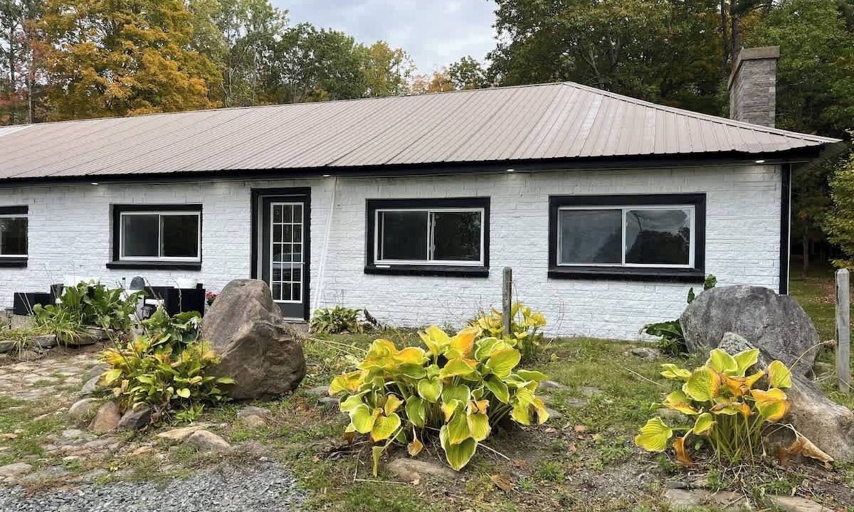 Northville House | Twin pines 3 Summary: