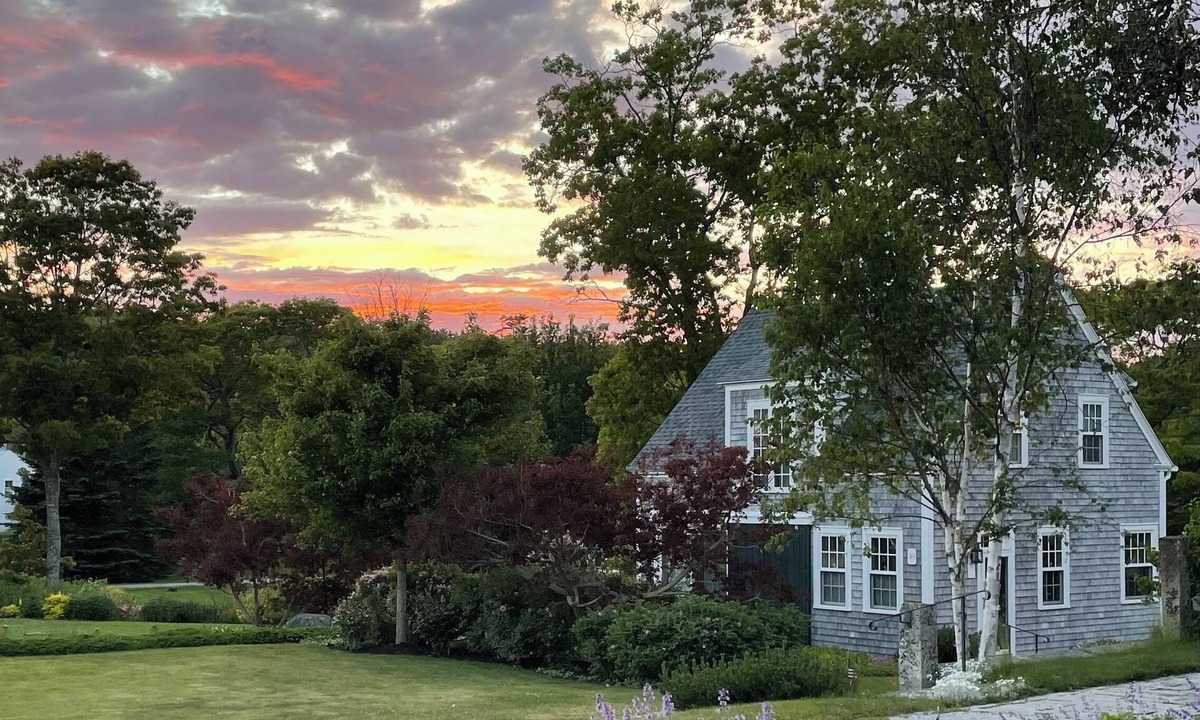 Bayville House | Twin Ponds Waterfront Guest house