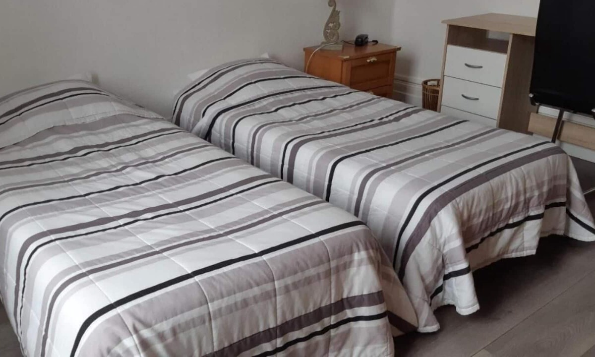 Thiers House | Twin room