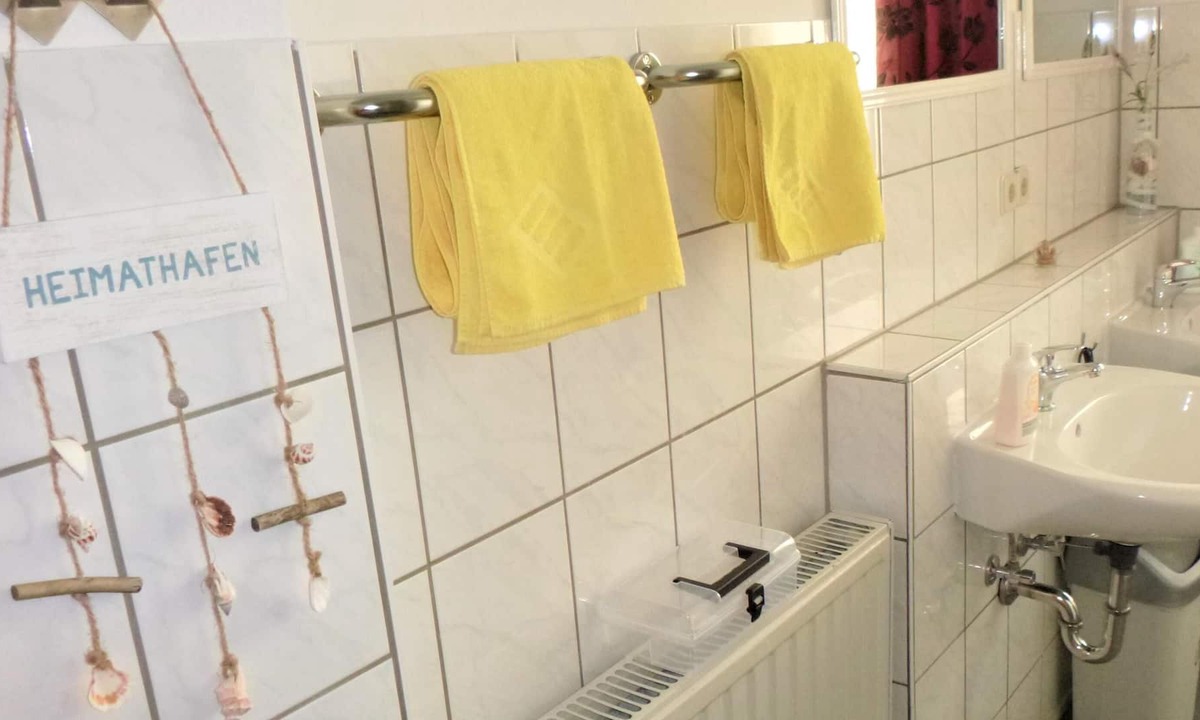 Galgenhof Apartment | Twin room-Shared Bathroom-Zi 3-8 Hintergebäude