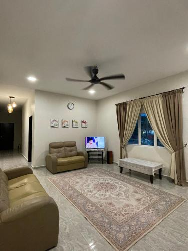 Muar House | Twinnie Home-To-Stay