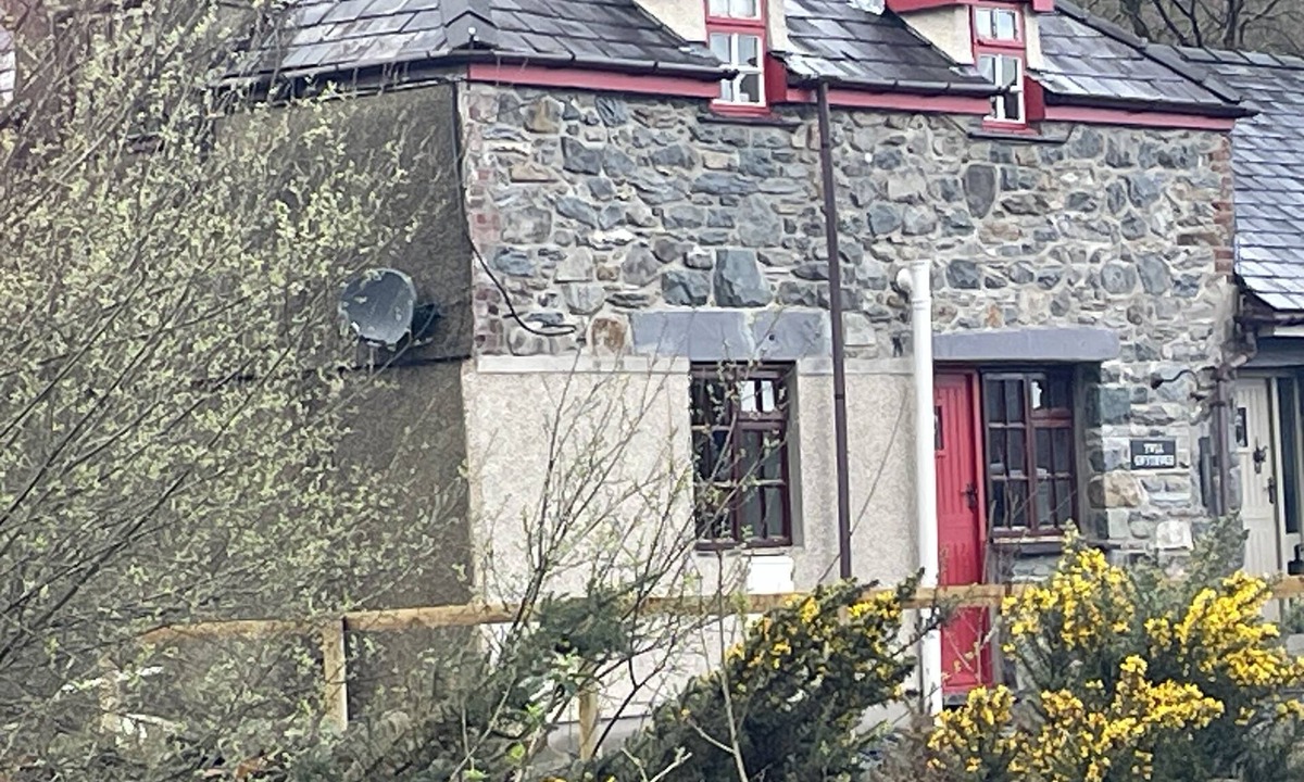 Llanberis House | Twll Gwyuthwch