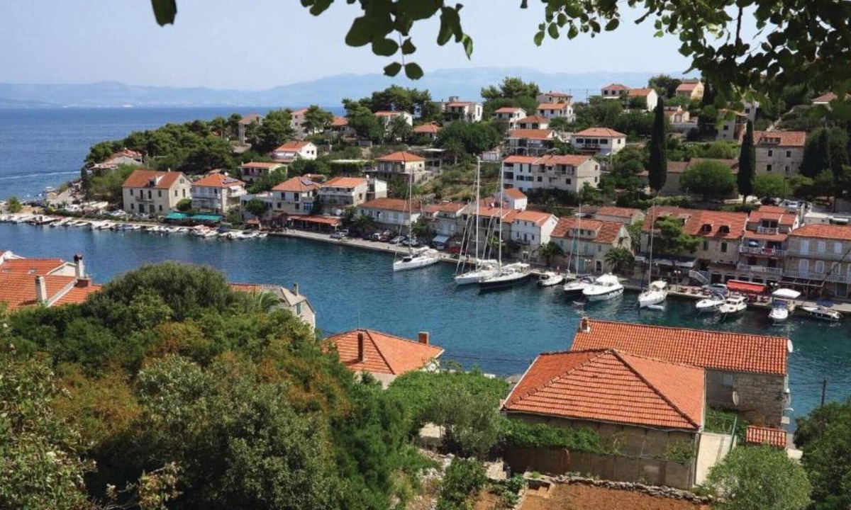 Stomorska Apartment | Two Bedroom Apartment With Terrace (Sidrana)