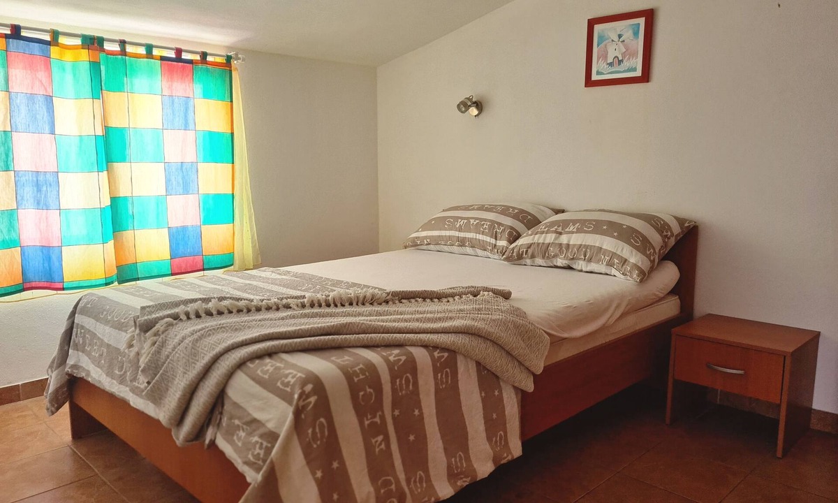 Okrug Gornji Apartment | Two bedroom apartment with balcony Rastići, Čiovo (A-6863-b)
