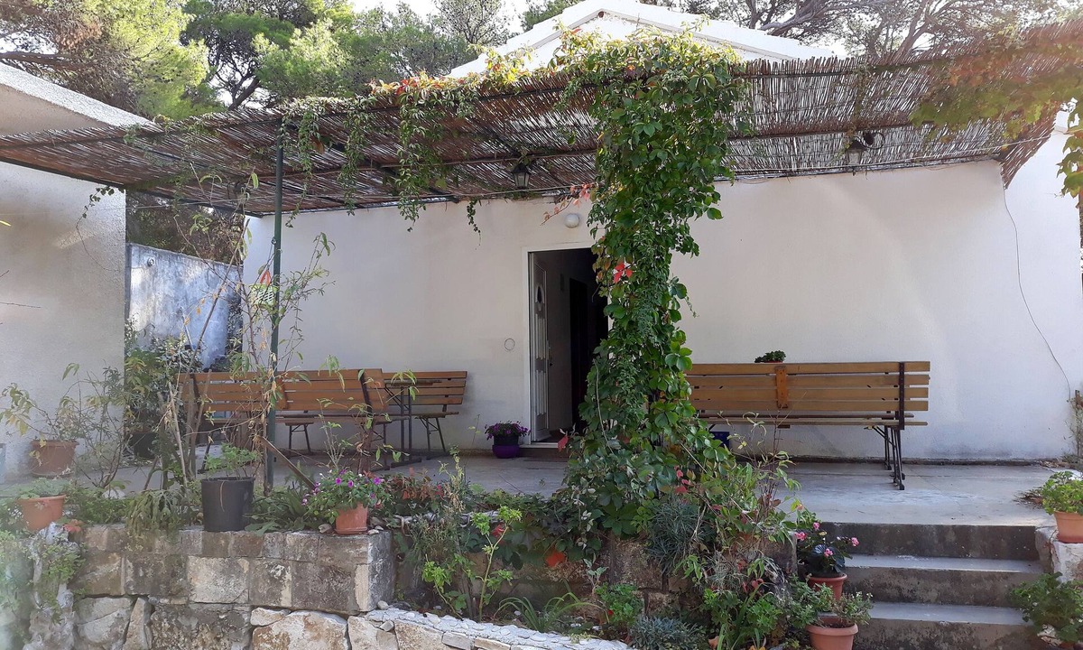 Kobas Apartment | Two bedroom apartment with terrace Cove Blaca, Mljet (A-4899-e)