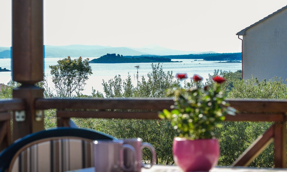 Drage Apartment | Two bedroom apartment with terrace and sea view Drage, Biograd (A-5904-e)