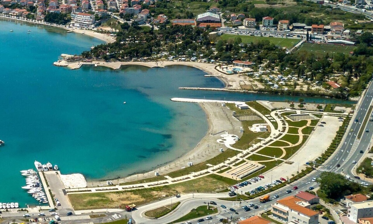 Strozanac Apartment | Two bedroom apartment with terrace Podstrana, Split (A-22897-a)