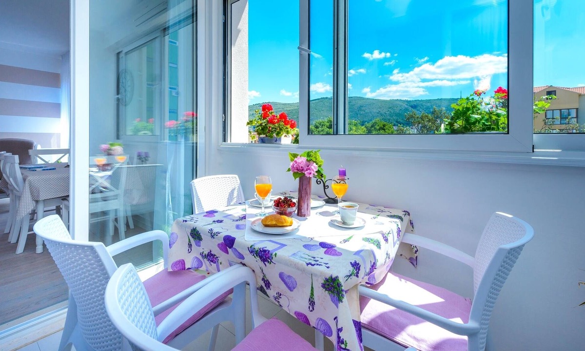 Lapad Apartment | Two bedroom apartment with terrace Dubrovnik (A-9050-a)