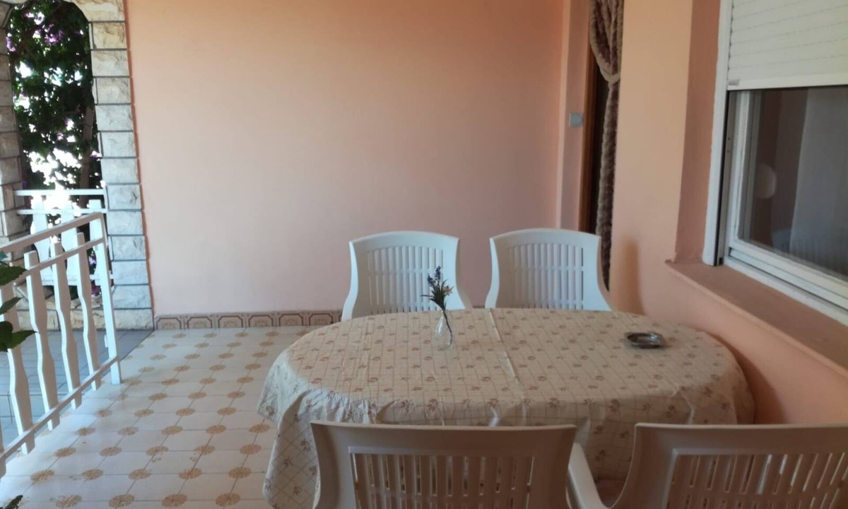 Kukljica Apartment | Two bedroom apartment with terrace Kukljica, Ugljan (A-8237-b)