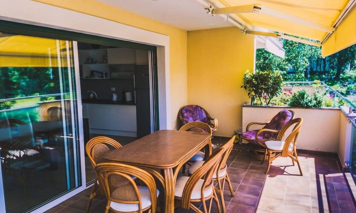 Omisalj Apartment | Two bedroom apartment near beach Omišalj, Krk (A-21946-a)