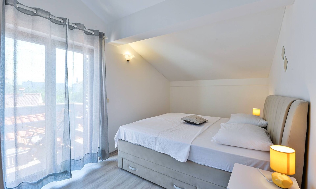 Privlaka Apartment | Two bedroom apartment with balcony Privlaka, Zadar (A-5762-a)