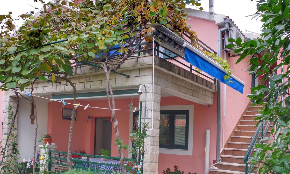 Rogoznica Apartment | Two bedroom apartment with terrace Rogoznica (A-15876-a)
