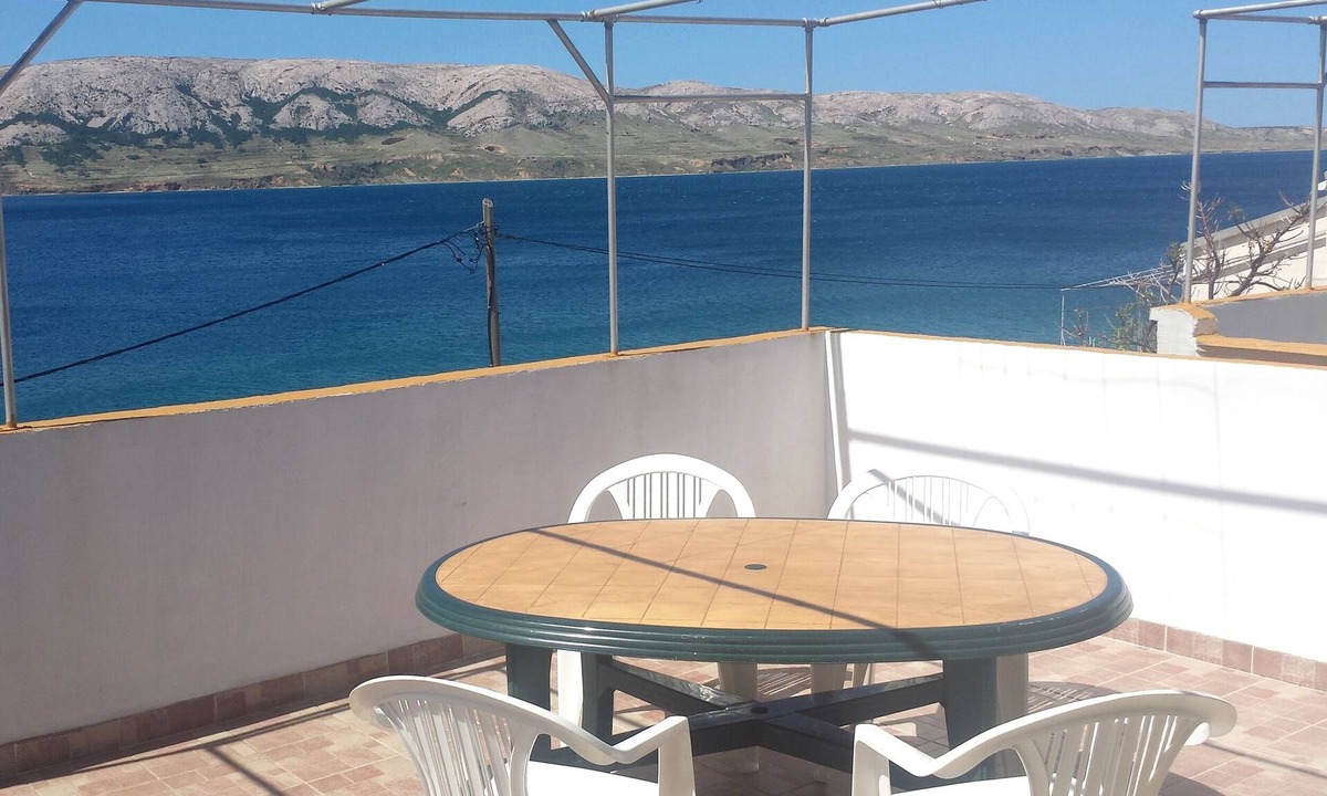 Metajna Apartment | Two bedroom apartment near beach Metajna, Pag (A-6352-a)