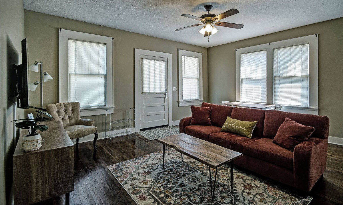 Clinton Apartment | Two Bedroom Apartment in Historic Clinton