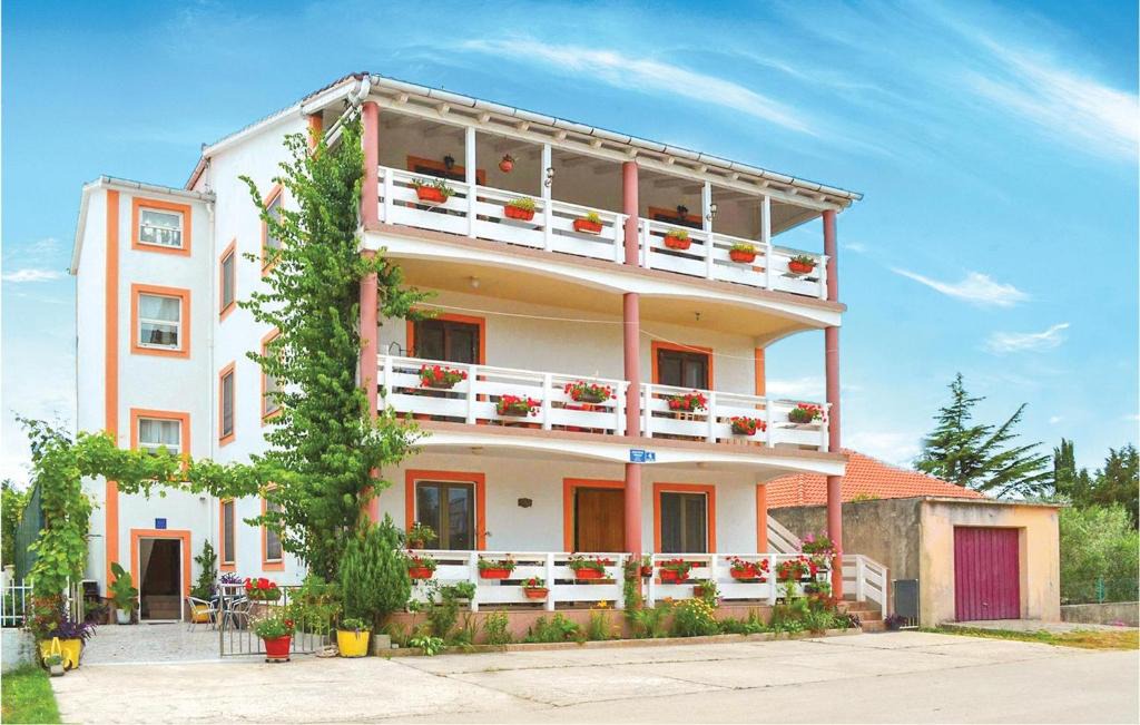 Petrcane Apartment | Two-Bedroom Apartment in Petrcane